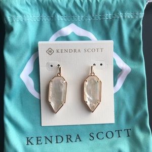 NWT Kendra Scott Palmer earrings